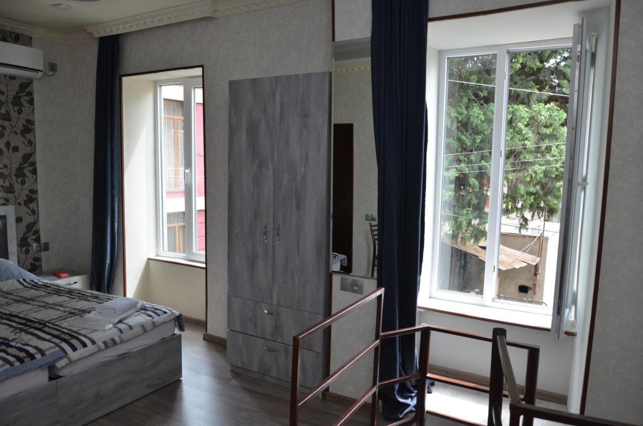 Guest House Uta Tbilisi Exterior photo
